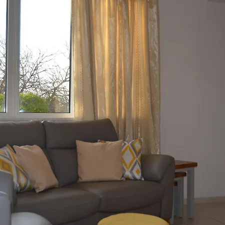 Sam's Cove Apartment