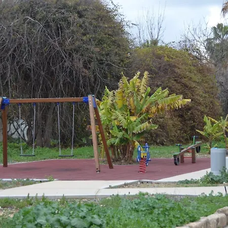 Sam's Cove بافوس